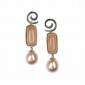 20. Earpieces, 18kt gold, moonstones, south sea pearls 