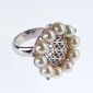6. Ring, 18kt gold, diamonds, pearls
