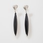 11. Earpieces, 18kt gold, onyx 